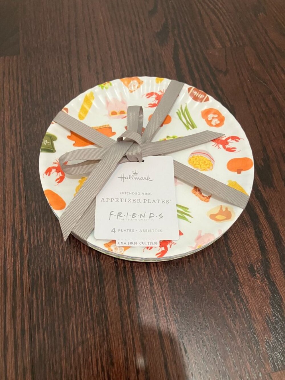 FRIENDS Hallmark Thanksgiving Appetizer Plates Set of 4 Brand New